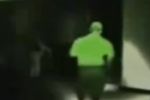 Fantasma frente a un vigilante